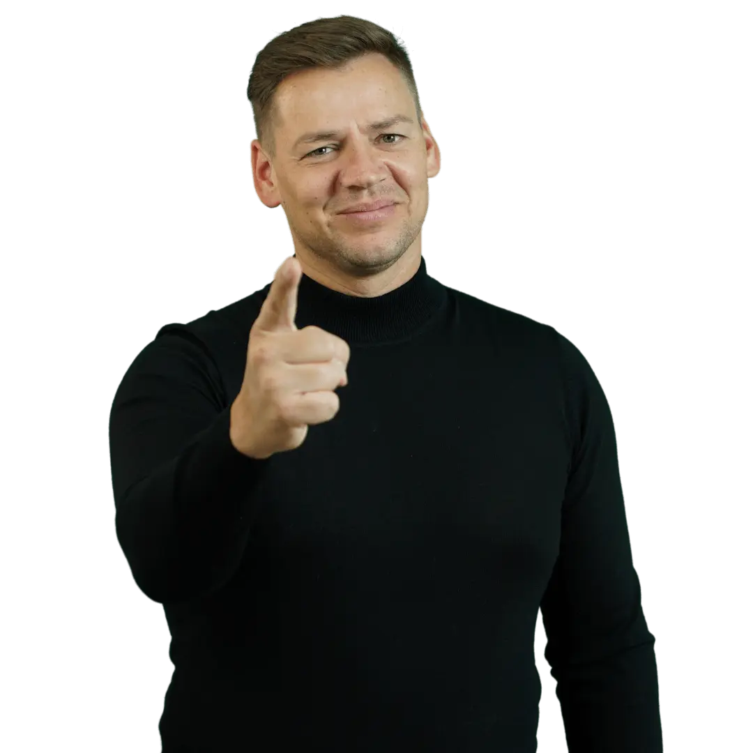 Marcel Rosenbach mit ausgestrecktem Zeigefinger